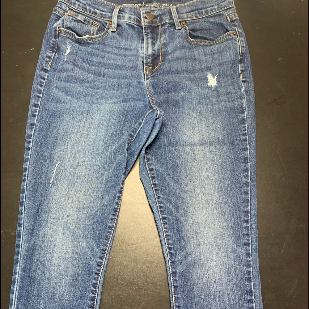 Curvy profile mid-rise jeans size 4